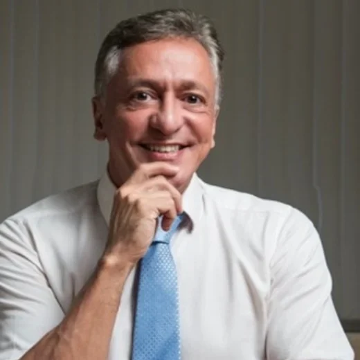 Dr. Valdir Campos